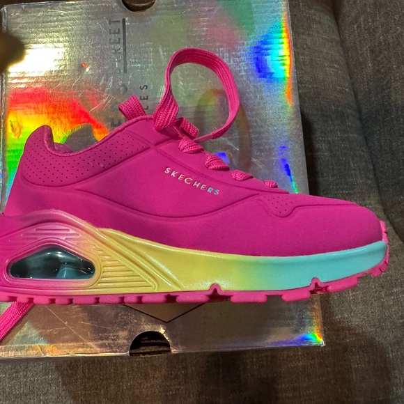 Girls Hot Pink Skechers-size 12 - Picture 3 of 4